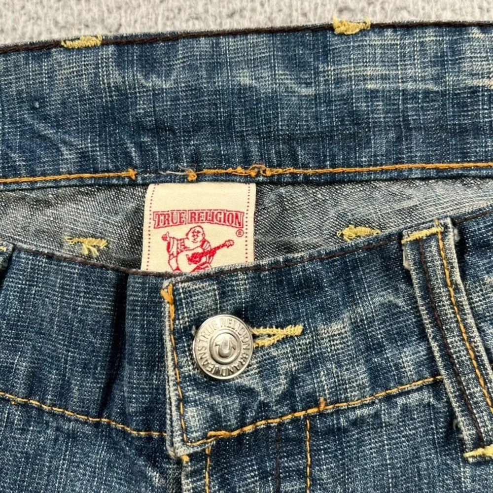 True Religion Logan Jeans Men 38 Blue Button Fly Distressed Split Hem‎ Whiskers